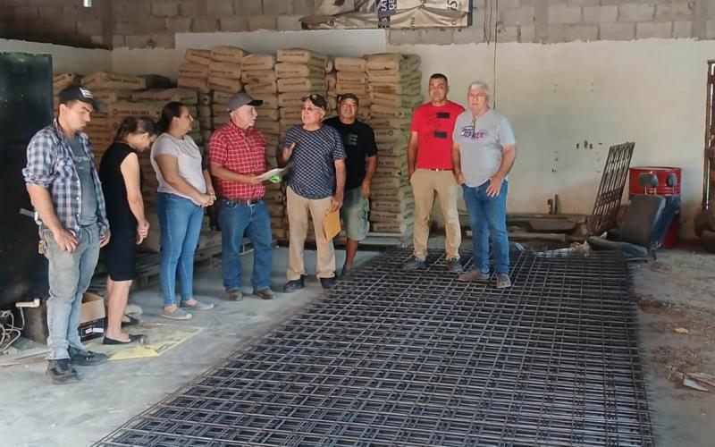 Entregan materiales para restaurar sistema de riego en Zacapa 