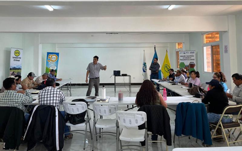 Extensionistas de Chimaltenango promueven el desarrollo agropecuario