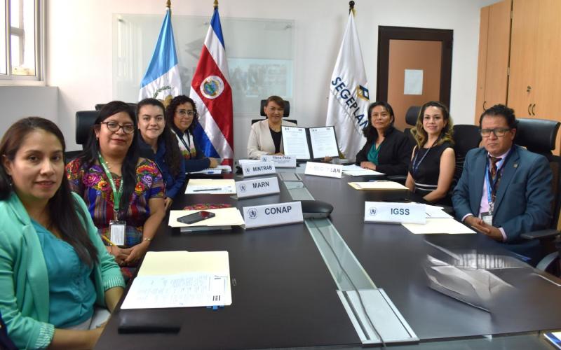 Autoridades guatemaltecas que participaron en la I Reunión de la Comisión Mixta de Cooperación Técnica y Científica (COMIXTA),