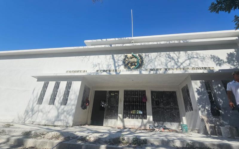 Renovación de escuela impulsa la dignificación educativa en Flores, Petén 