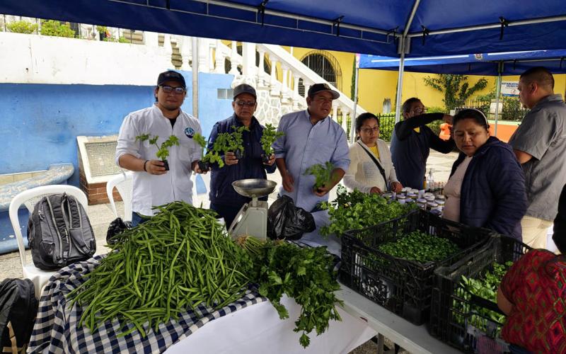 Feria del Agricultor impulsa productos de calidad en Sacatepéquez 