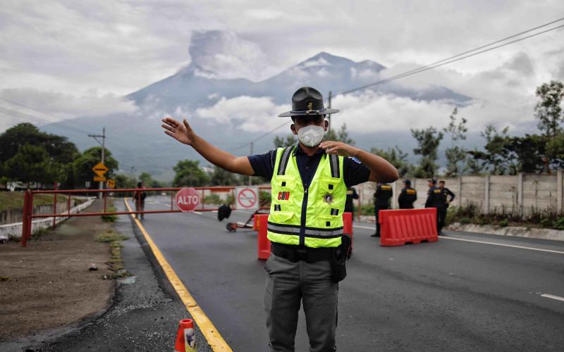 Provial recomienda rutas alternas diferenciadas para transporte pesado y vehículos livianos ante incremento de actividad del Volcán de Fuego