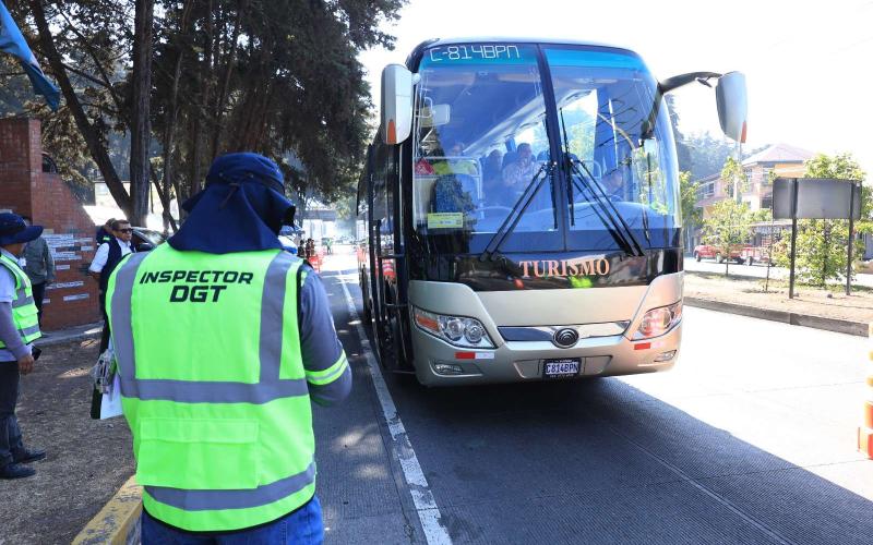 Turismo sobre ruedas: DGT e INGUAT afinan motores para mejorar el registro de transporte turístico