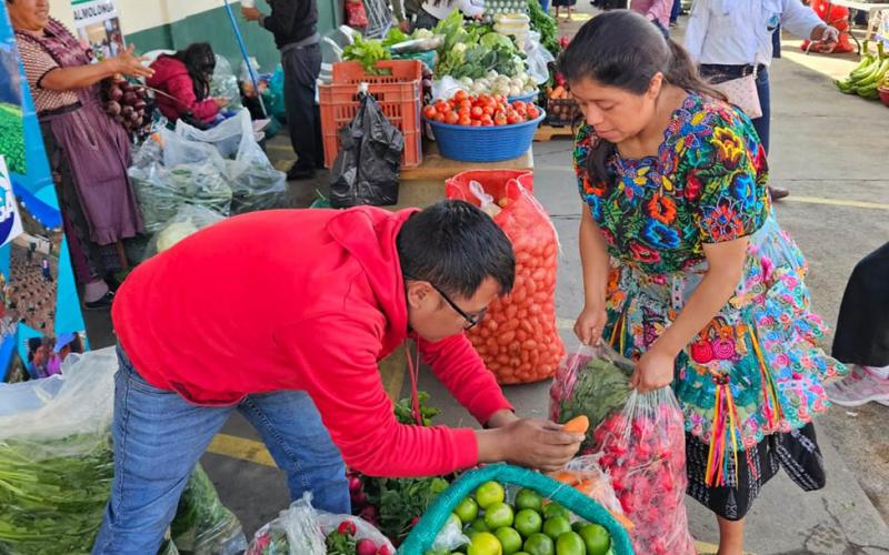 Quetzaltenango y Zacapa realizaron con éxito sus Ferias del Agricultor
