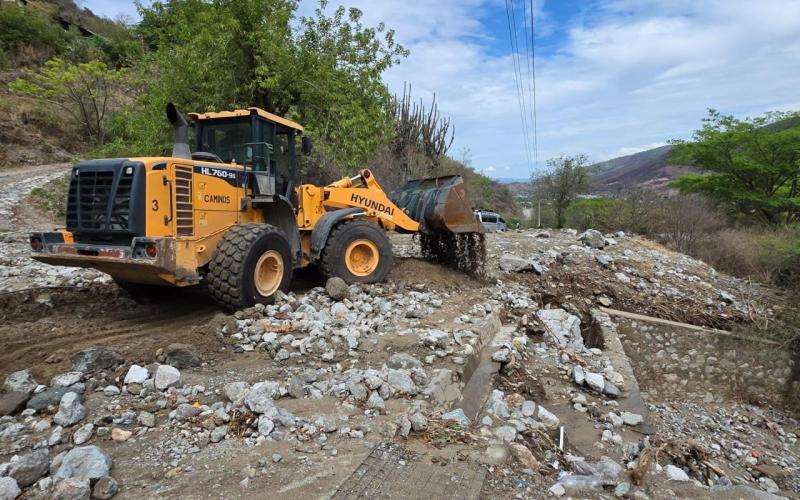 CIV responde a emergencias viales por lluvias en Quiché, Jalapa y Santa Rosa