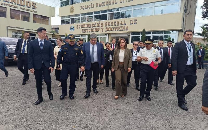 Refuerzan presencia policial y militar en zona fronteriza entre Guatemala y México