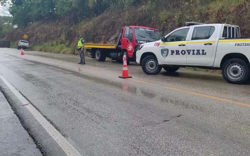 La ruta a Nahualá recibió asistencia vial de PROVIAL, tras percance en el kilómetro 152