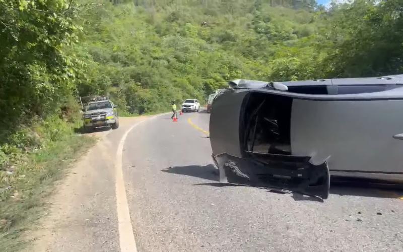 Provial brinda apoyo en incidente vial en Morazán, El Progreso