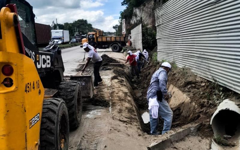 Caminos concluye atención a emergencia vial en puesto de control de la SAT en El Progreso