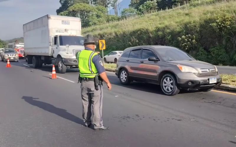 Apoyo de Provial fue clave para restablecer el tránsito tras colisión en la autopista Palín–Escuintla