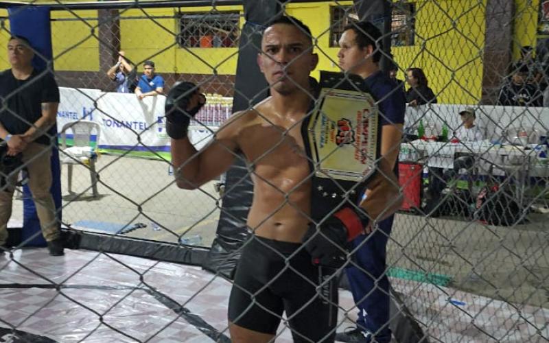 Brigadier Primero de PROVIAL conquista cinturón internacional en peso Gallo