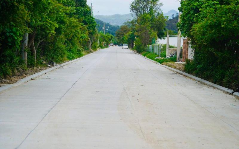 Entregan nuevo tramo carretero en Monjas.