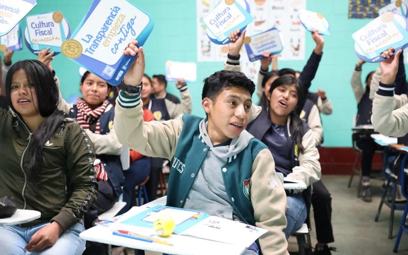 Primer semestre marca avance en Cultura Fiscal: más de 5 mil estudiantes capacitados en fiscalización del gasto público