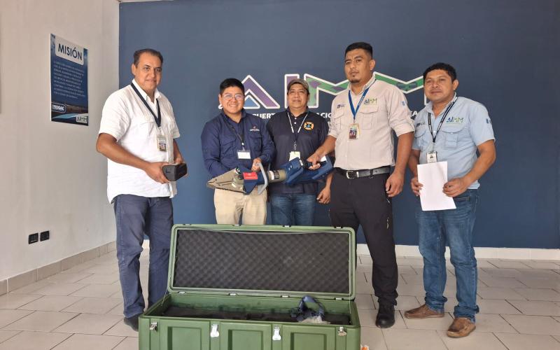 Aeropuerto Mundo Maya incorpora equipo hidráulico de última generación para emergencias