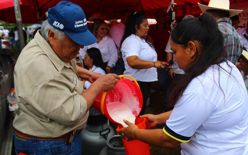 Concurso de la Vaca Lechera impulsa desarrollo ganadero en Santa Ana, Petén