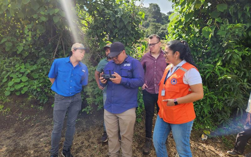 Evalúan daños por sismos en sector agropecuario de Santa María de Jesús