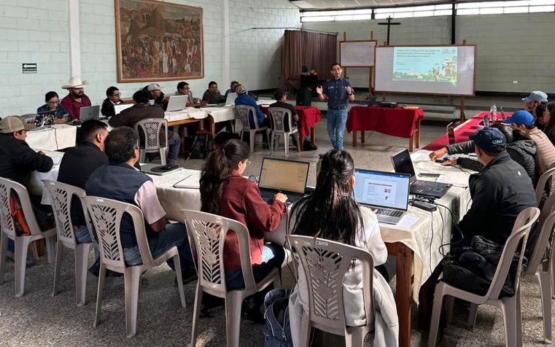 Fortalecen capacidades de análisis agroclimático en Quiché