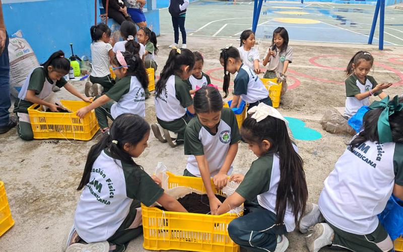 Huertos escolares transforman la educación en sostenibilidad y autoconsumo