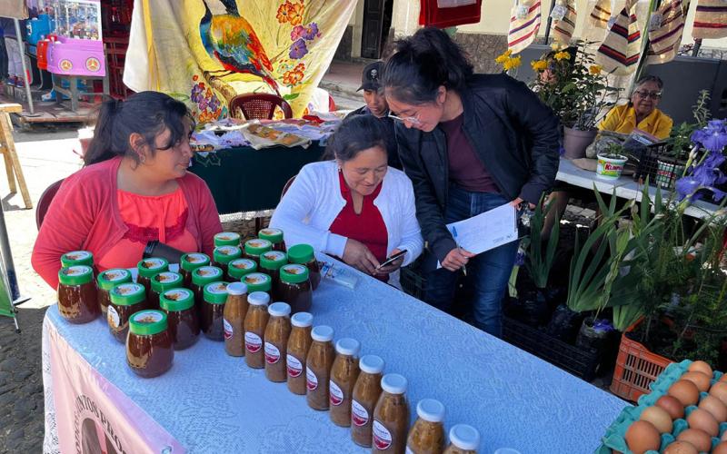Impulsan emprendimientos de integrantes de los CADER 