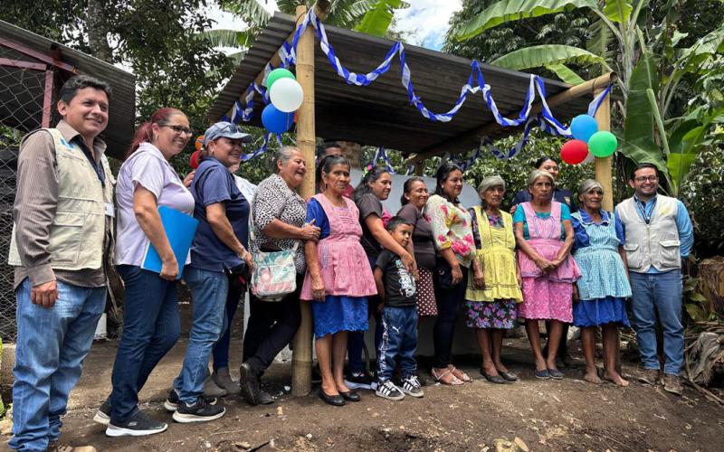 Mujeres rurales de Amatitlán capacitadas para emprender