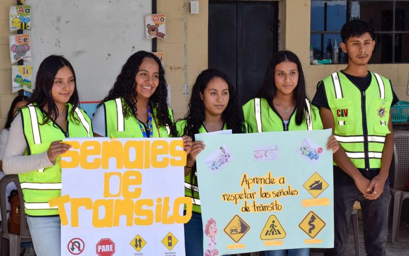 Jóvenes servidores cívicos se capacitan y comparten sobre prevención de drogas y educación vial 