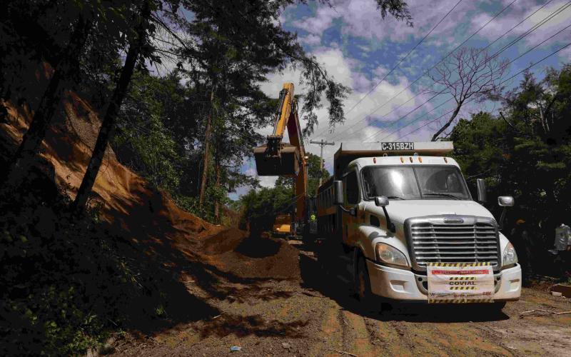 Avanzan acciones para rehabilitar carretera entre San Juan del Obispo y Santa María de Jesús