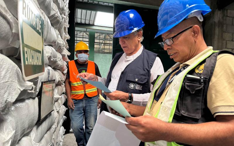 Supervisan calidad de alimentos almacenados para situaciones de emergencia