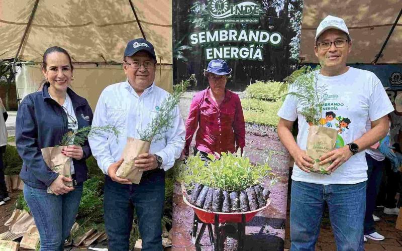 El Presidente del Consejo Directivo del INDE y Ministro de Energía y Minas, ingeniero Víctor Hugo Ventura, participó en la entrega. 