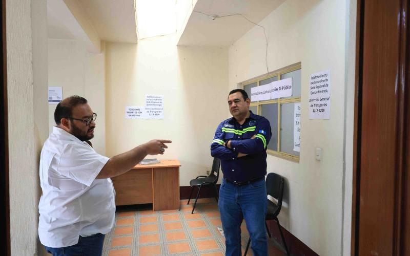 Revisión en ruta, DGT supervisa sede en Quetzaltenango para acelerar mejoras al servicio