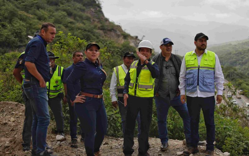 Autoridades del CIV definen acciones de mitigación y trabajos en zona afectada por derrumbe en la Ruta al Atlántico
