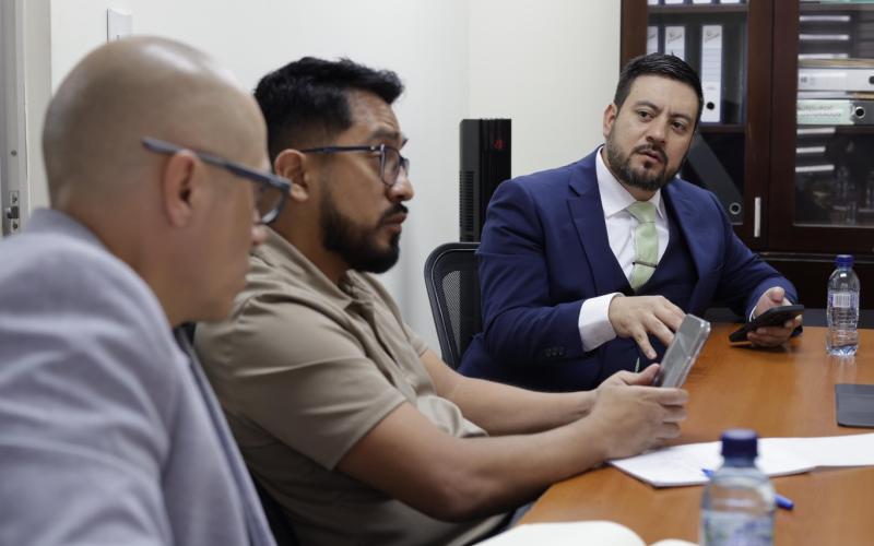 Avanza coordinación para retomar obras viales prioritarias en el nororiente del país