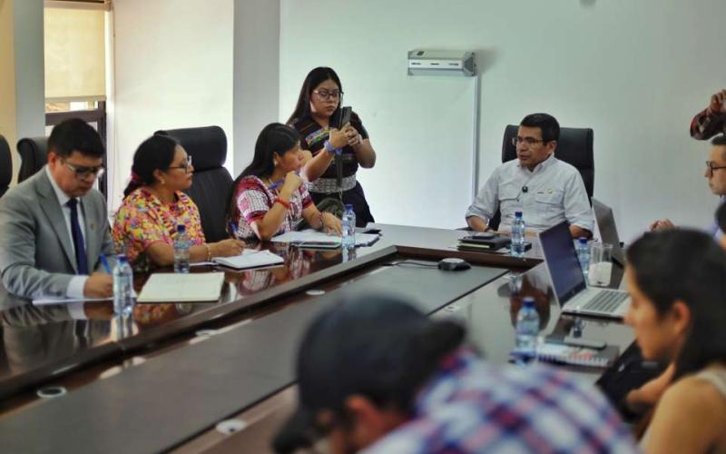 CIV mantiene diálogo con comunidades sobre obras y asignación de recursos