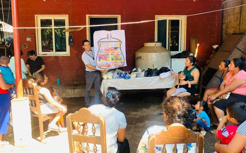 En Retalhuleu promueven el uso adecuado de alimentos y recetas saludables