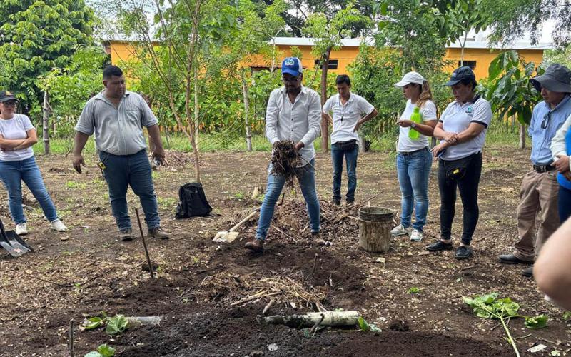En Suchitepéquez promueven conservación de suelos y recursos naturales 