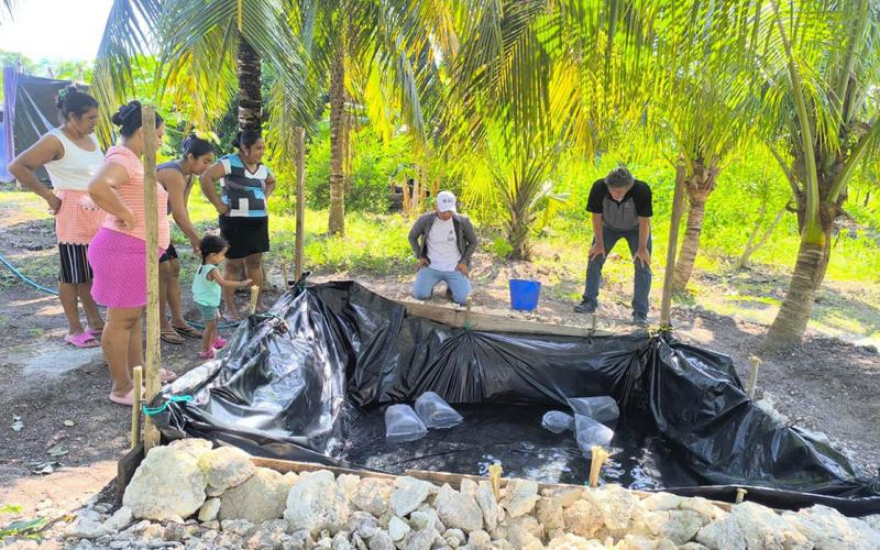 Entrega de alevines fortalece seguridad alimentaria en Melchor de Mencos