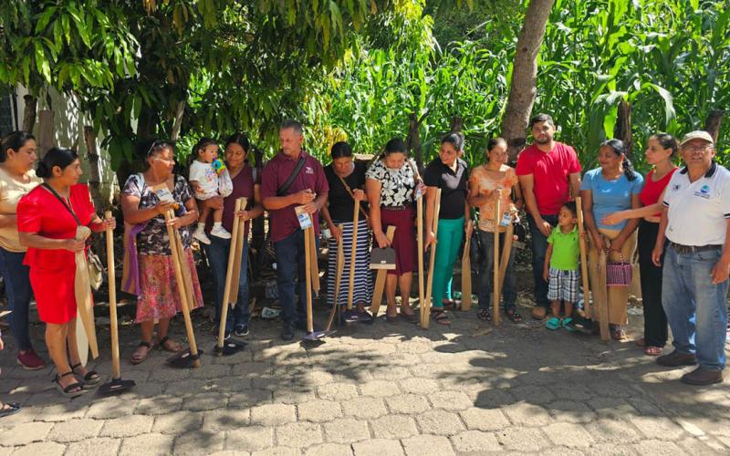 Entrega de insumos agrícolas impulsa la agricultura familiar de más de 90 mil agricultores