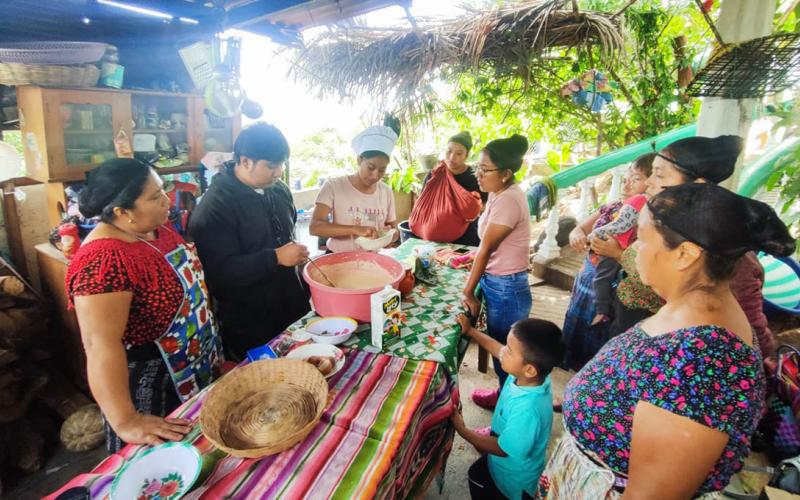Agricultoras de los municipios de Guatemala aprenden elaboración de platillos nutritivos