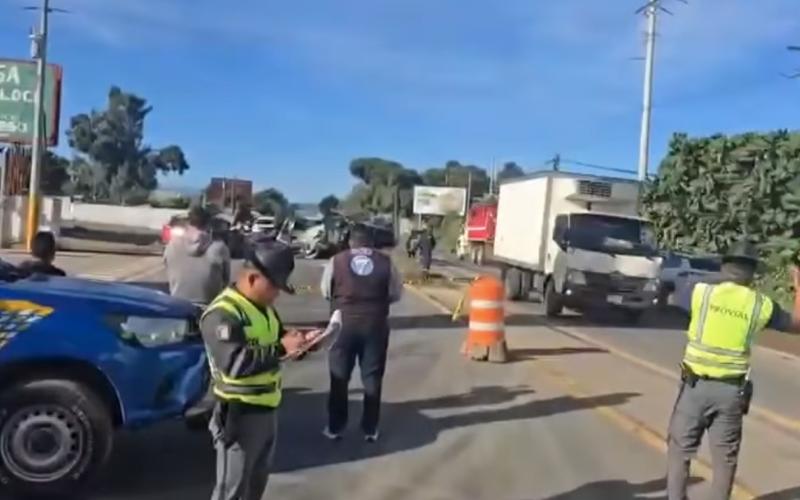 Provial mantiene su labor de servicio y atiende colisión múltiple en la ruta Interamericana