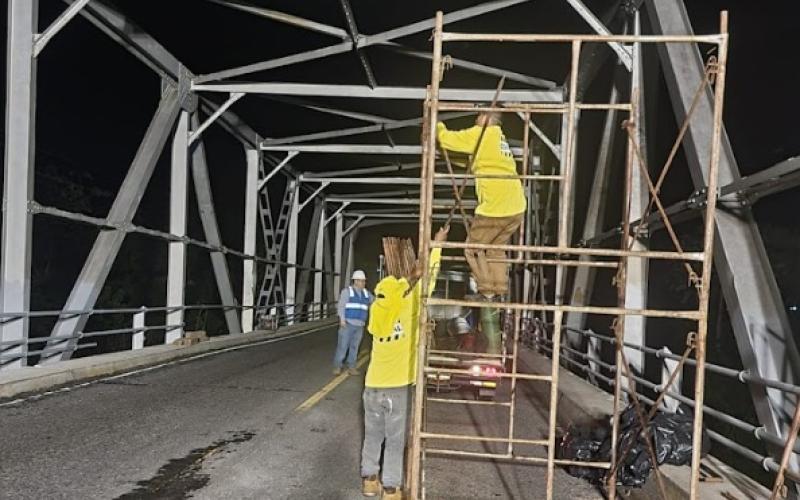 COVIAL da continuidad a trabajos de reparación en el puente Ixtacapa