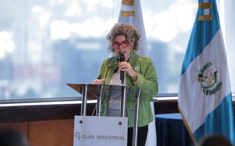 La ministra de Economía, Gabriela García, destacó que con el nuevo sistema de alerta electrónica se refuerza la protección de las facturas como garantías mobiliarias.