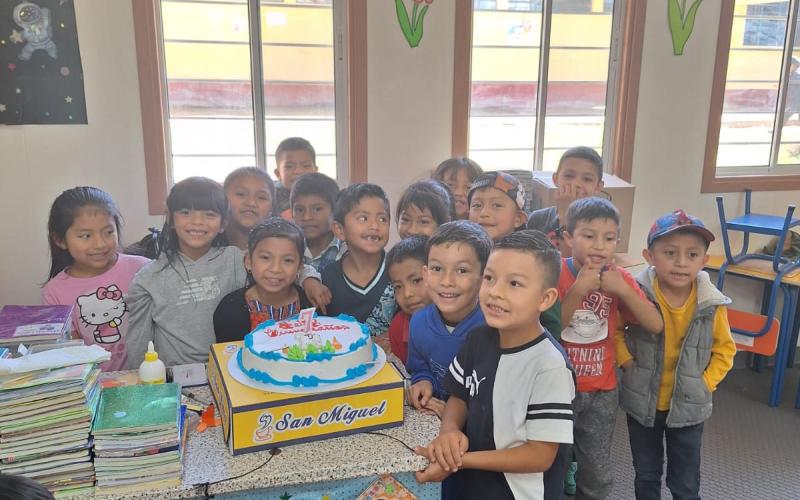 Un cumpleaños que ilumina la educación en El Carmen Chitatul, Quiché