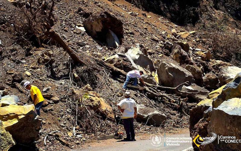 CIV inicia limpieza de ruta afectada por sismos entre Palín y Sacatepéquez
