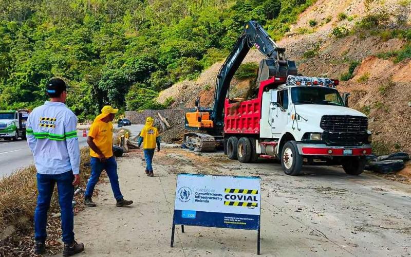 ¡Avanza el retiro del derrumbe en la CA-9 Norte! Ya se han extraído más de mil metros cúbicos de material
