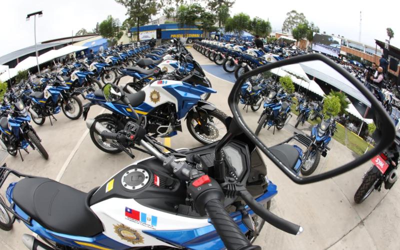 Presidente Arévalo: “la policía cuenta con todo mi respaldo para cumplir con su misión de proteger”