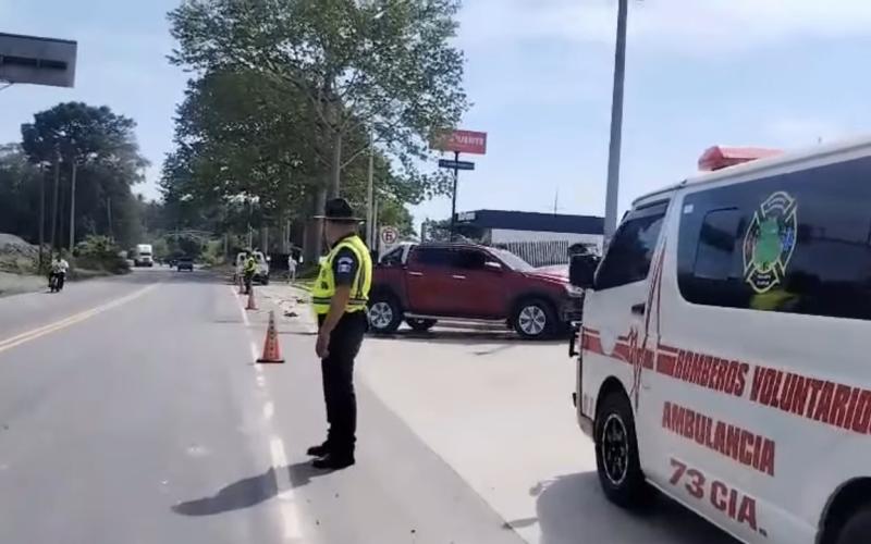 Provial regula tránsito y hace llamado a la prevención tras colisión en Morales, Izabal
