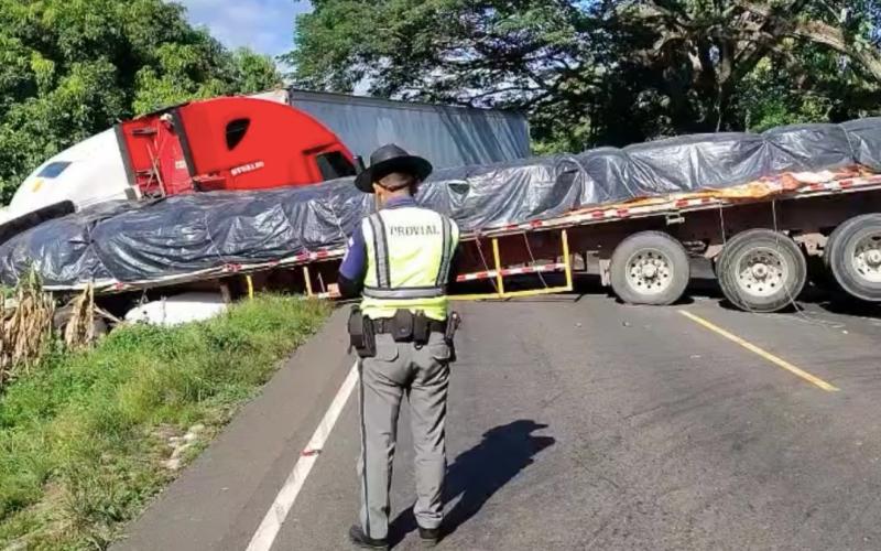 Provial hace un llamado a la responsabilidad vial tras accidente en Taxisco, Santa Rosa