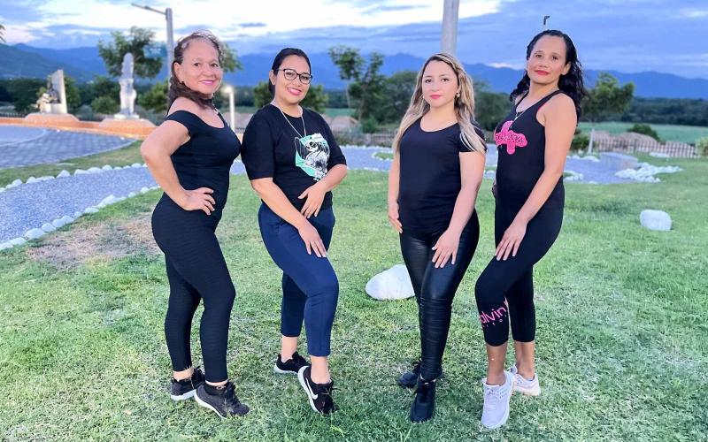 Señora Parque de la Paz Kevin Cordón 2025