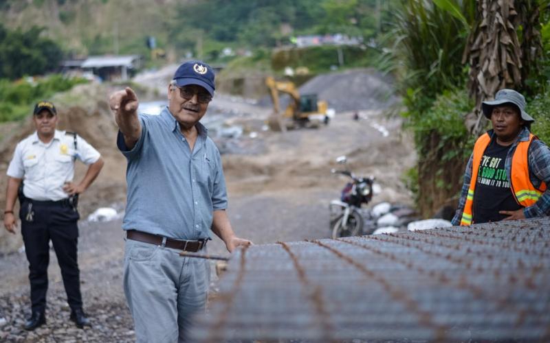 Avanzan los trabajos para habilitar desvío temporal en San Felipe, Retalhuleu.