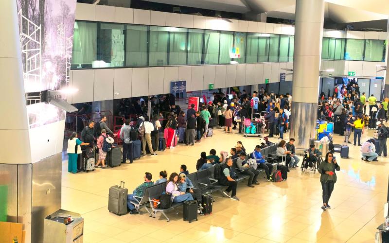 Como principal puerta de entrada aérea al país, el Aeropuerto Internacional La Aurora juega un papel clave en la experiencia de cada turista que decide visitar Guatemala. 