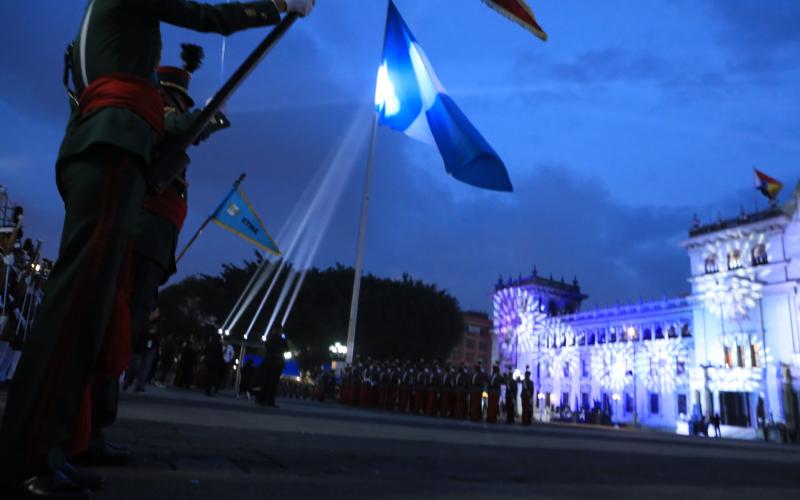 Ministro Jiménez participa en solemne Te Deum e izada de la Bandera Nacional por los 204 años de independencia de Guatemala